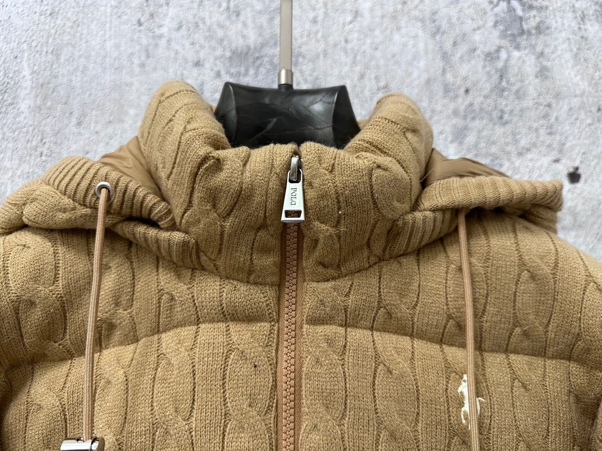 ￼ P1000 【Rah Lauren】Ralph Lauren cable down jacket. The warmth of winter is within reach. Combining classic cable knit with warm down, Rah Lauren's texture choice. Warm winter colors, the answer to classics and style. ❄️Needless to say, the texture speaks for itself and defines your winter style. Color Black Khaki Size S-XL